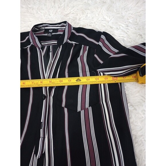 IZ Byer-Ladies Blouse-Black/White/pink striped V-Neck 3/4 Sleeve-w/Button SizeXS - Picture 4 of 12
